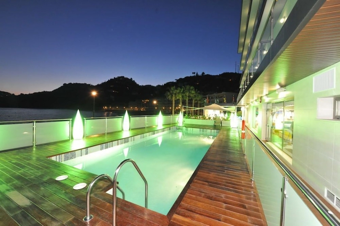 Imagen de la piscina del Hotel ON Aleta Room. Foto 18