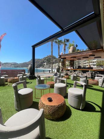 Imagen del bar/restaurante del Hotel ON Aleta Room designed for adults. Foto 4