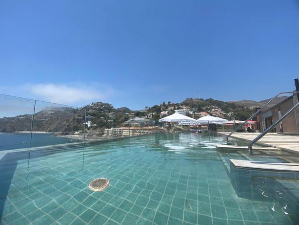 Imagen de la piscina del Hotel ON Aleta Room designed for adults. Foto 20