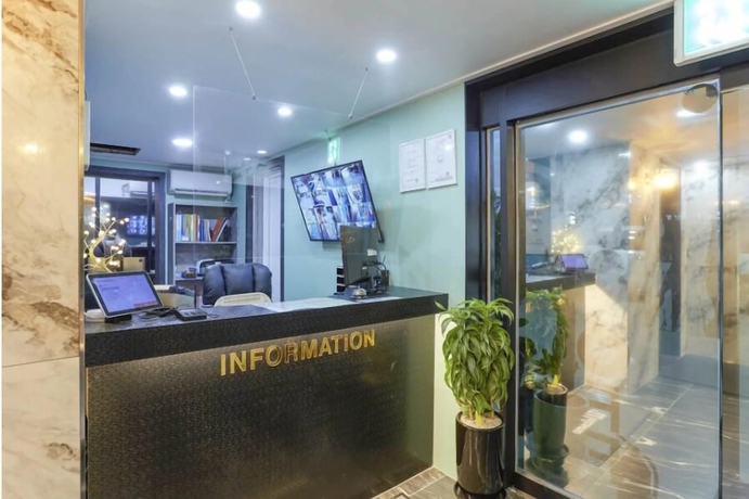 Imagen de los interiores del Hotel ON and OFF HOTEL. Foto 19