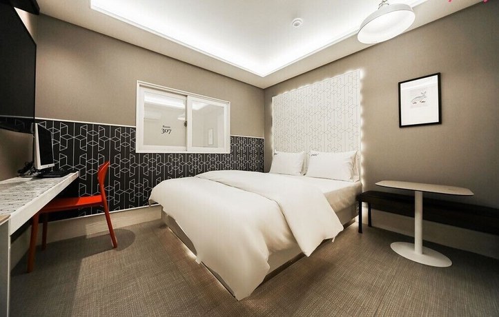Imagen de la habitación del Hotel ONDO. Foto 4