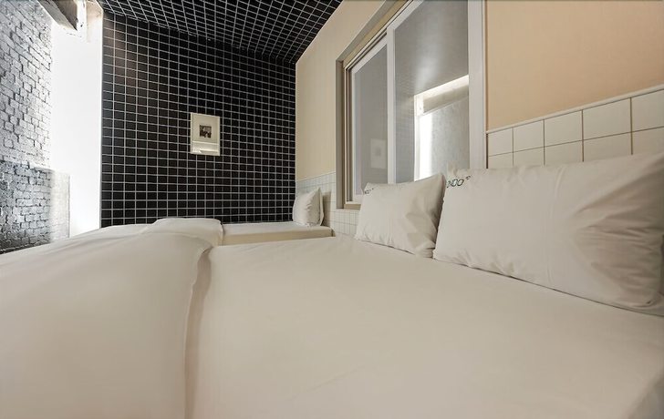 Imagen de la habitación del Hotel ONDO. Foto 7