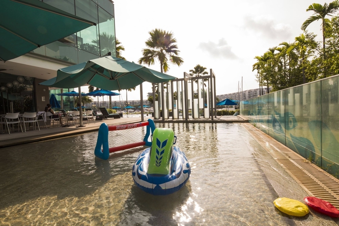 Imagen de la piscina del Hotel ONE15 Marina Club. Foto 16
