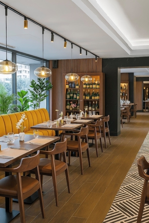Imagen del bar/restaurante del Hotel ONE66, Brasov. Foto 3