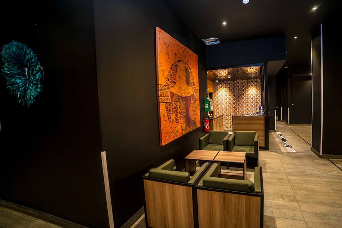 Imagen de los interiores del Hotel ONOMO Douala. Foto 14