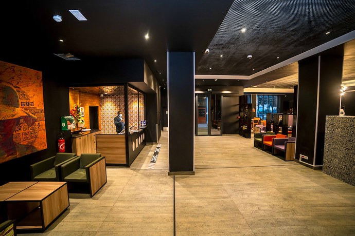 Imagen de los interiores del Hotel ONOMO Douala. Foto 16