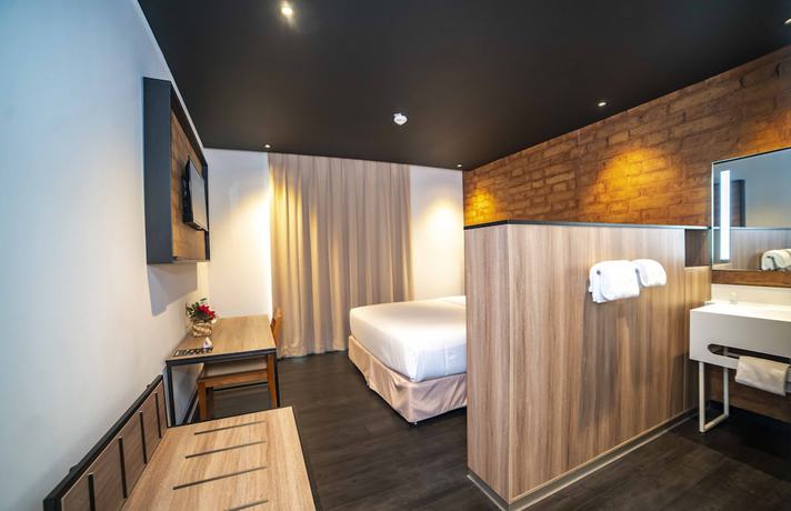 Imagen de la habitación del Hotel ONOMO Douala. Foto 10