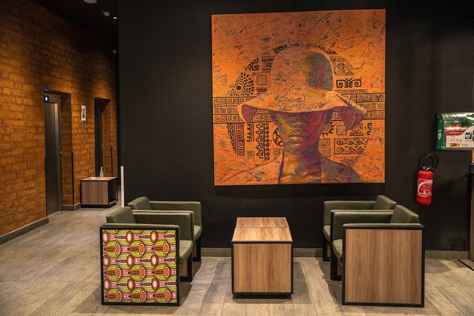 Imagen de los interiores del Hotel ONOMO Douala. Foto 19