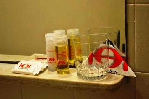 Imagen de la habitación del Hotel OPERA HOTEL. Foto 5