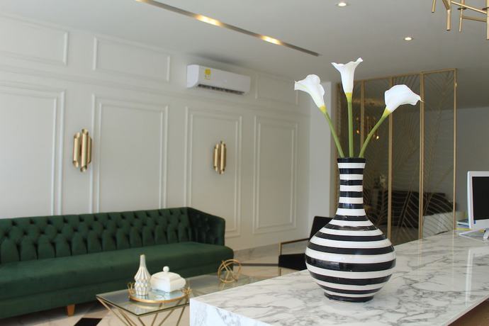 Imagen de los interiores del Hotel OR Suites. Foto 19