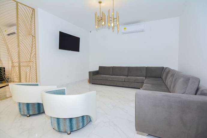 Imagen de los interiores del Hotel OR Suites. Foto 20