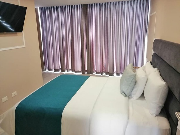 Imagen de la habitación del Hotel OR Suites. Foto 5