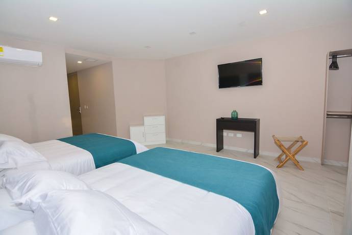 Imagen de la habitación del Hotel OR Suites. Foto 13