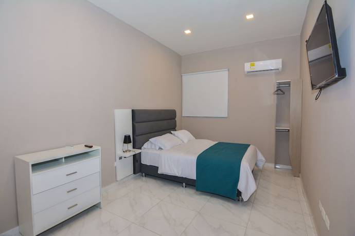 Imagen de la habitación del Hotel OR Suites. Foto 16