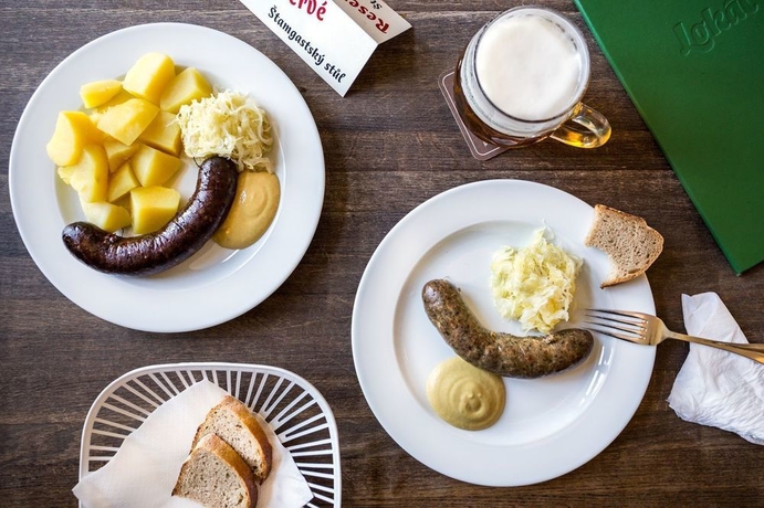 Imagen del bar/restaurante del Hotel OREA Place Charles Bridge. Foto 2