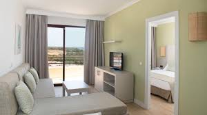 Imagen de la habitación del Hotel ORIENT BEACH. Foto 3