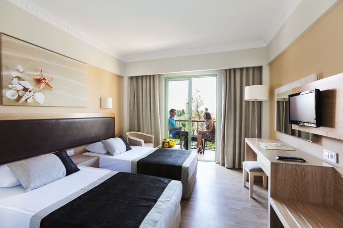 Imagen de la habitación del Hotel OTIUM FAMILY STONE PALA. Foto 2