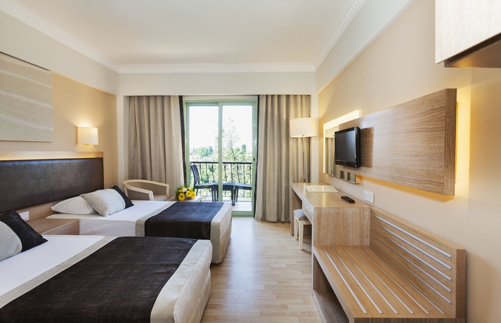 Imagen de la habitación del Hotel OTIUM FAMILY STONE PALA. Foto 8