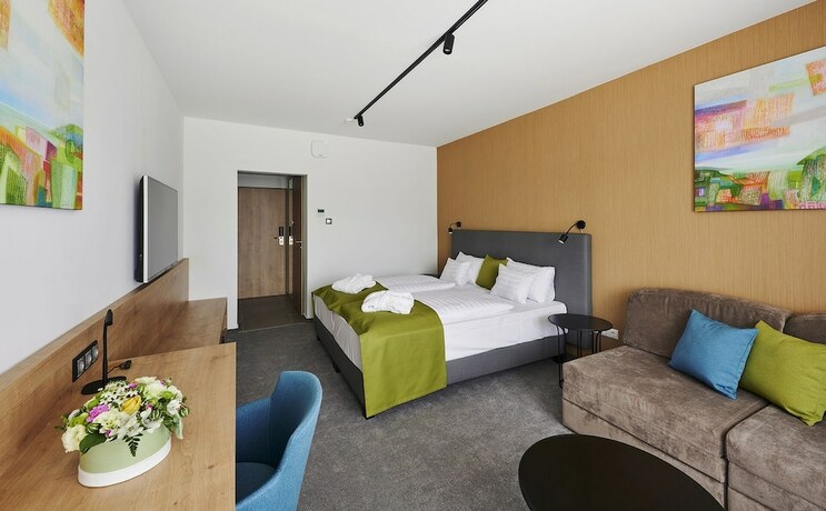 Imagen general del Hotel OTP Balatonszemes. Foto 3