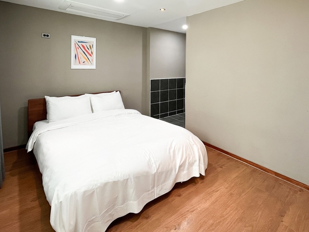 Imagen de la habitación del Hotel OVER THE MOUNTAIN. Foto 12