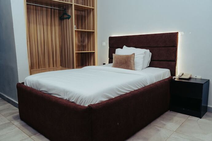 Imagen de la habitación del Hotel OVIC. Foto 15