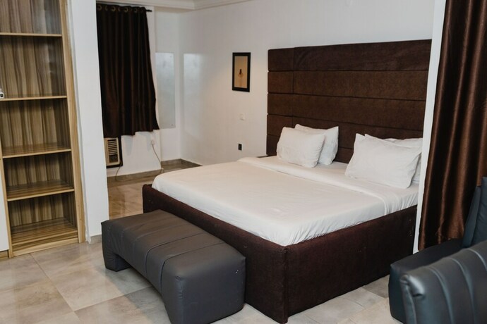 Imagen de la habitación del Hotel OVIC. Foto 18