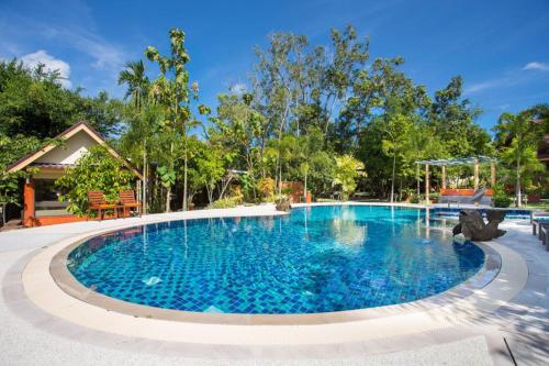 Imagen general del Hotel OYA International Resort Phuket. Foto 1
