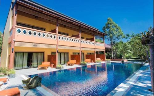 Imagen general del Hotel OYA International Resort Phuket. Foto 5