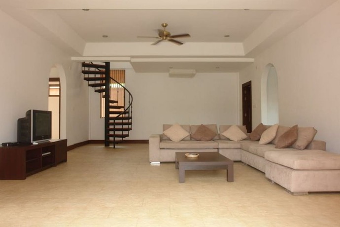 Imagen de la habitación del Hotel OYO 1004 Naklua Mansion. Foto 5