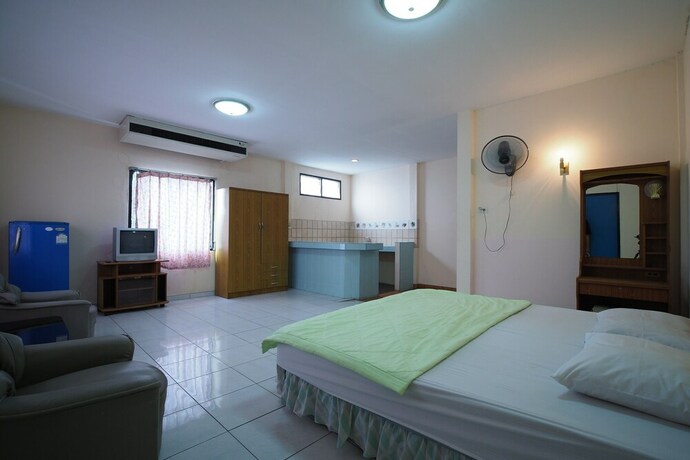 Imagen de la habitación del Hotel OYO 1004 Naklua Mansion. Foto 6
