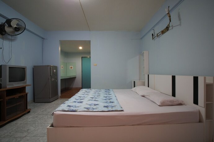 Imagen de la habitación del Hotel OYO 1004 Naklua Mansion. Foto 7