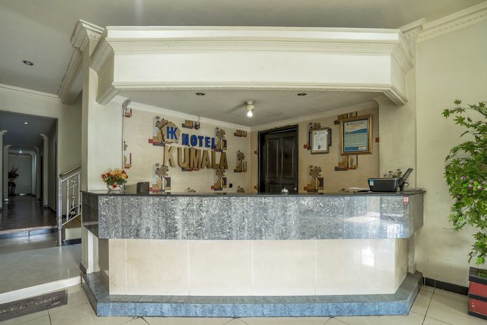 Imagen de los interiores del Hotel OYO 1005 Kumala. Foto 18