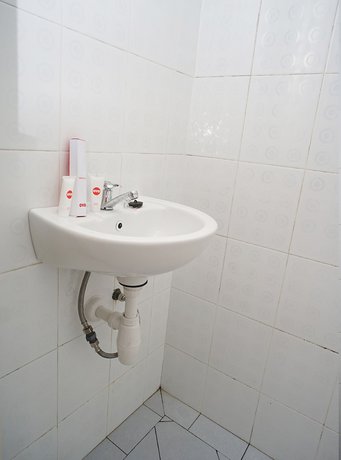 Imagen de la habitación del Hotel OYO 1007 Alletha Guest House 2. Foto 5