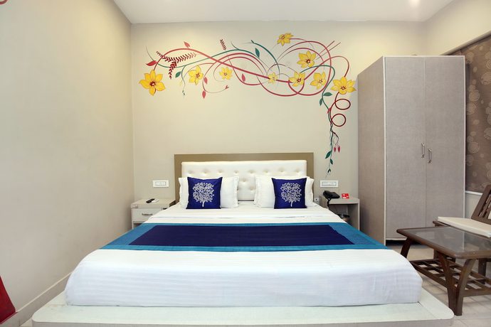 Imagen de la habitación del Hotel OYO 10070 Satkar Regency. Foto 2
