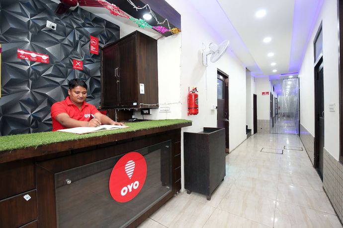 Imagen de los interiores del Hotel OYO 10070 Satkar Regency. Foto 19
