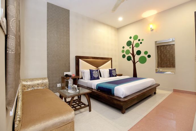 Imagen de la habitación del Hotel OYO 10070 Satkar Regency. Foto 8