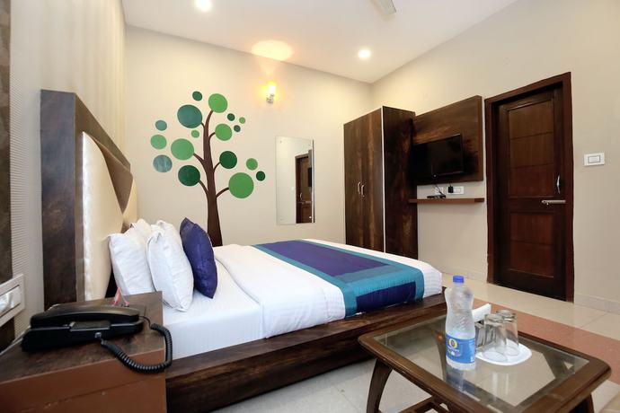 Imagen de la habitación del Hotel OYO 10070 Satkar Regency. Foto 9
