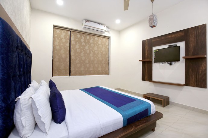 Imagen de la habitación del Hotel OYO 10070 Satkar Regency. Foto 10
