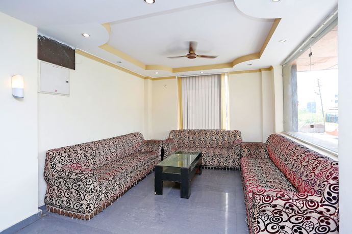 Imagen de los interiores del Hotel OYO 10592 Ganga Palace. Foto 15