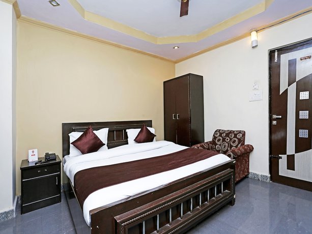 Imagen de la habitación del Hotel OYO 10592 Ganga Palace. Foto 9