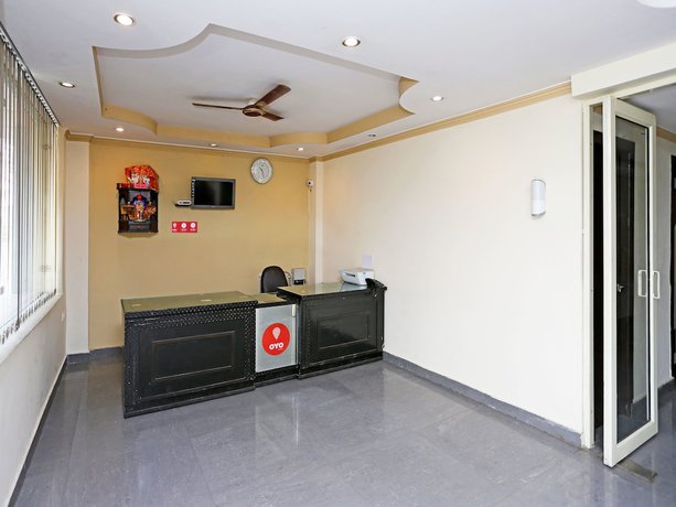 Imagen de los interiores del Hotel OYO 10592 Ganga Palace. Foto 17