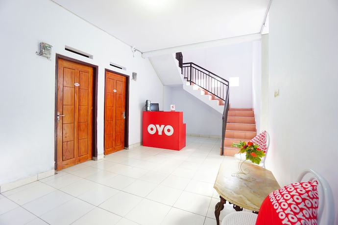 Imagen de los interiores del Hotel OYO 1064 Manado Airport Homestay. Foto 15