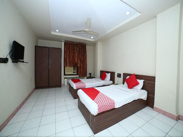 Imagen de la habitación del Hotel OYO 1067 Surbhi. Foto 9