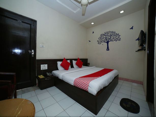 Imagen de la habitación del Hotel OYO 1067 Surbhi. Foto 10