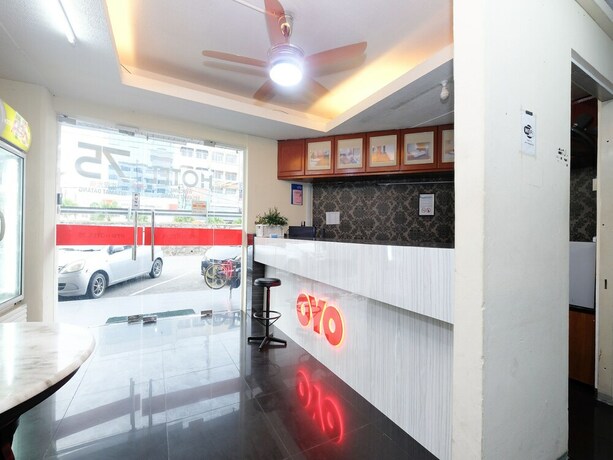 Imagen de los interiores del Hotel OYO 1105 Hotel 75. Foto 17