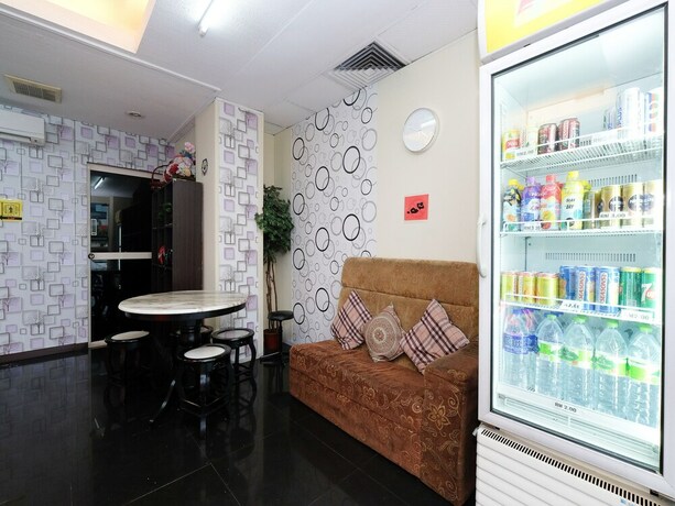 Imagen de los interiores del Hotel OYO 1105 Hotel 75. Foto 20