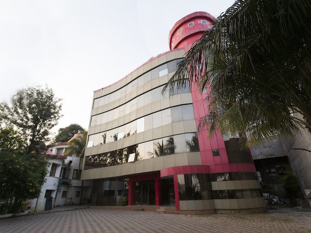 Imagen general del Hotel OYO 11091 Silver Court. Foto 4