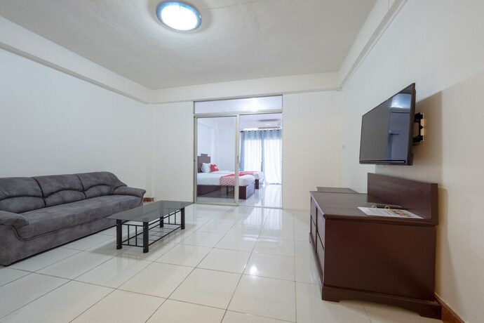 Imagen de la habitación del Hotel OYO 1123 The One Healthcare And Apartment. Foto 12