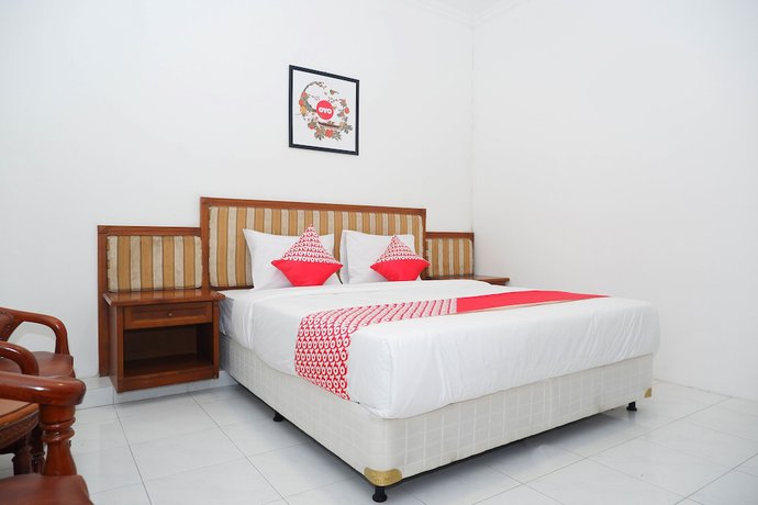 Imagen de la habitación del Hotel OYO 1136 Surya Solo. Foto 7