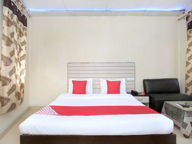 Imagen de la habitación del Hotel OYO 11595 Roxy. Foto 2
